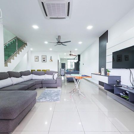Port Dickson 14Pax 4Br Double Storey House Екстер'єр фото