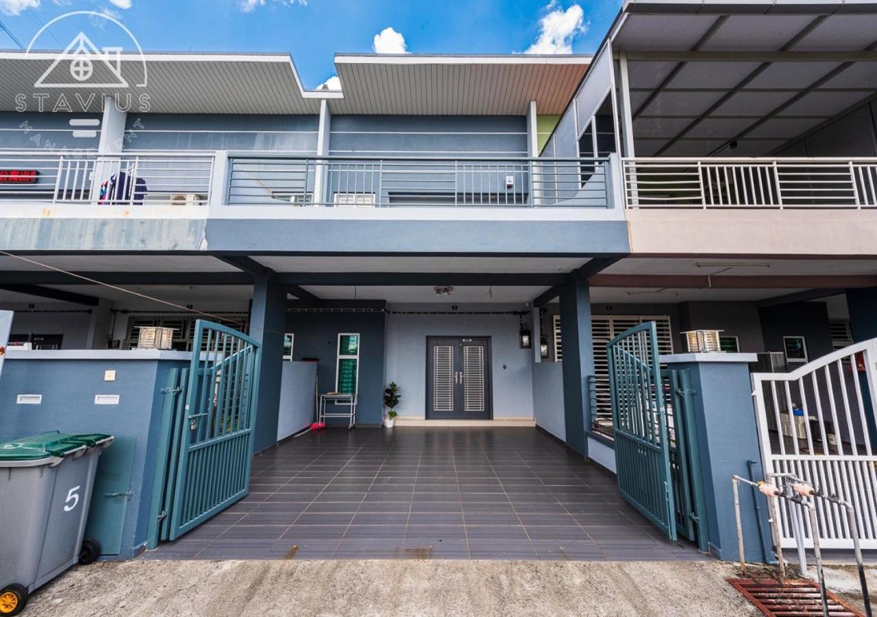 Port Dickson 14Pax 4Br Double Storey House Екстер'єр фото